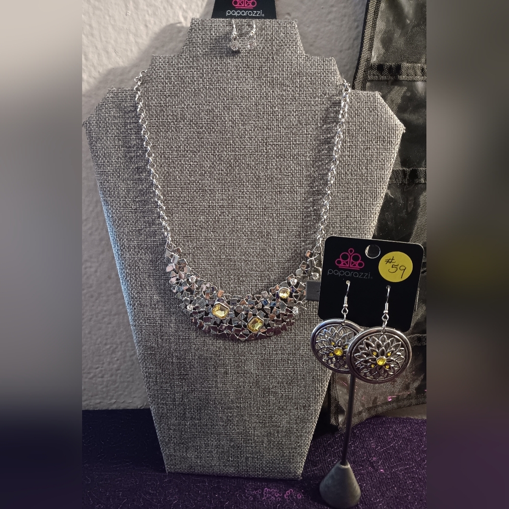 Paparazzi Silver Necklace with Yellow Gems